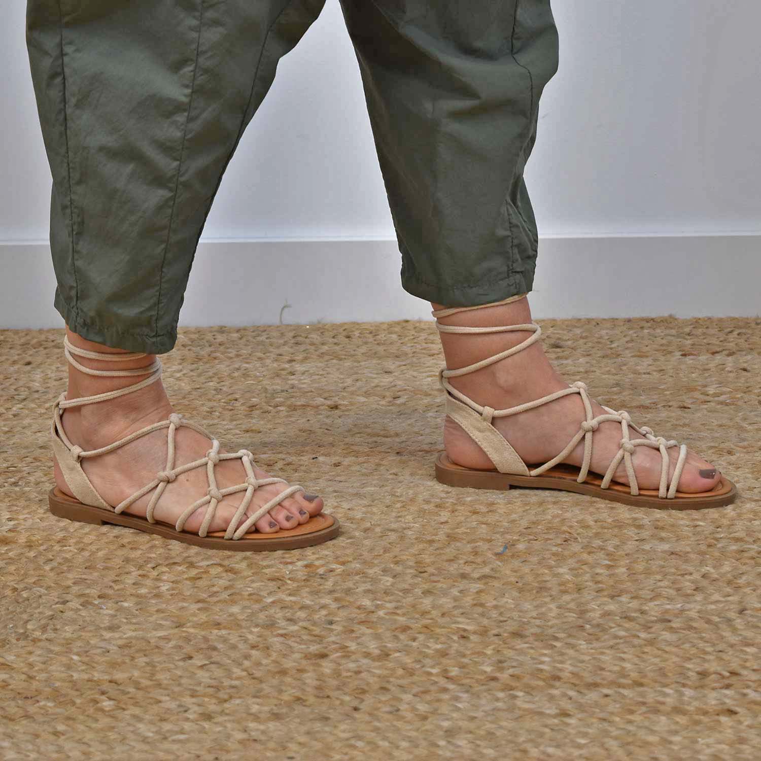 Sandale à nœuds beige