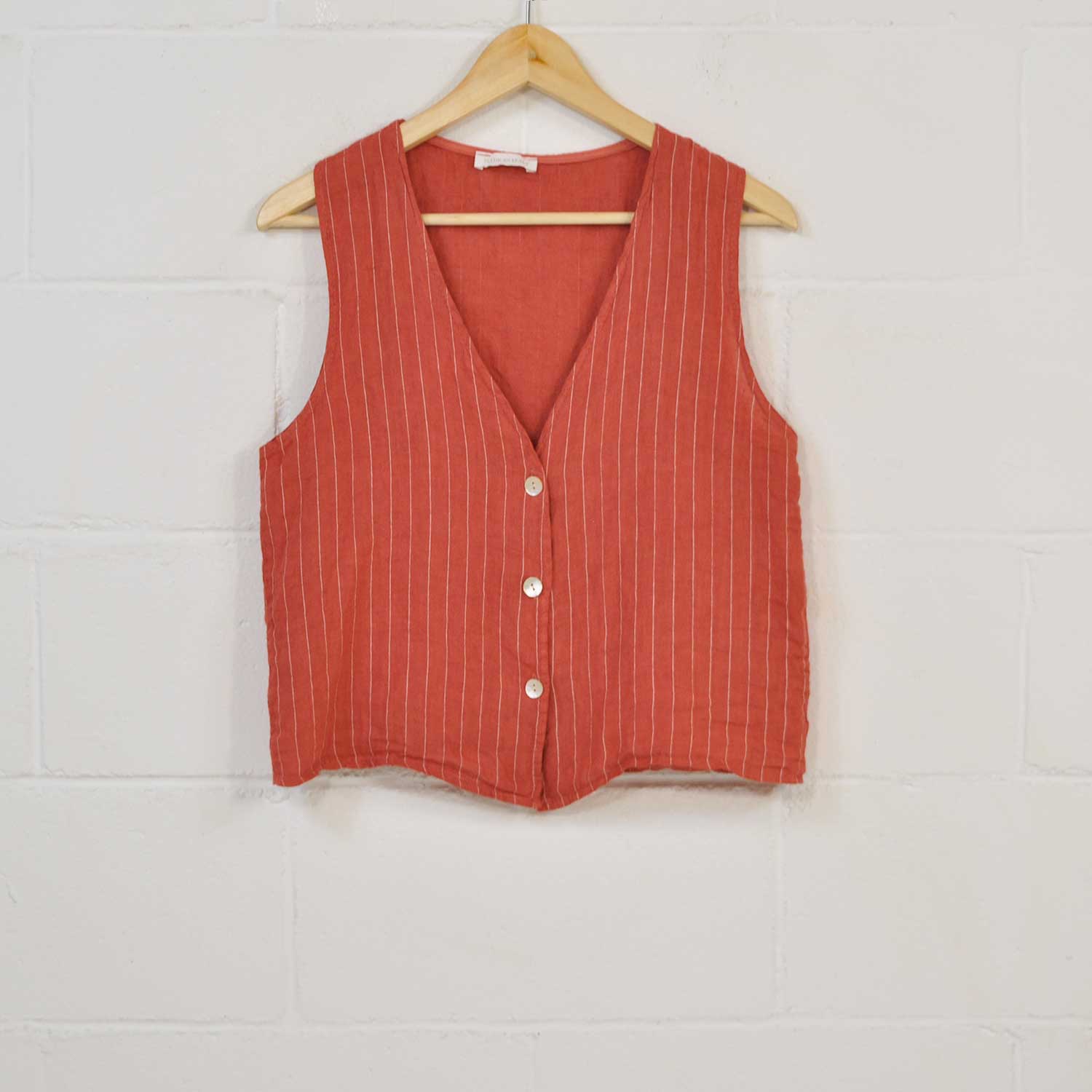 Red linen stripes vest
