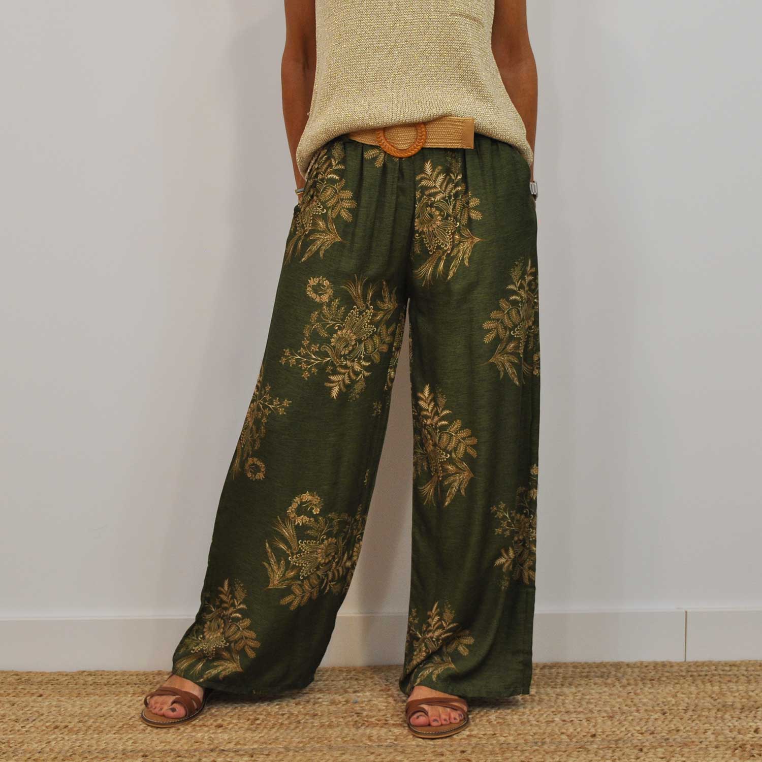 Pantalón verde estampado