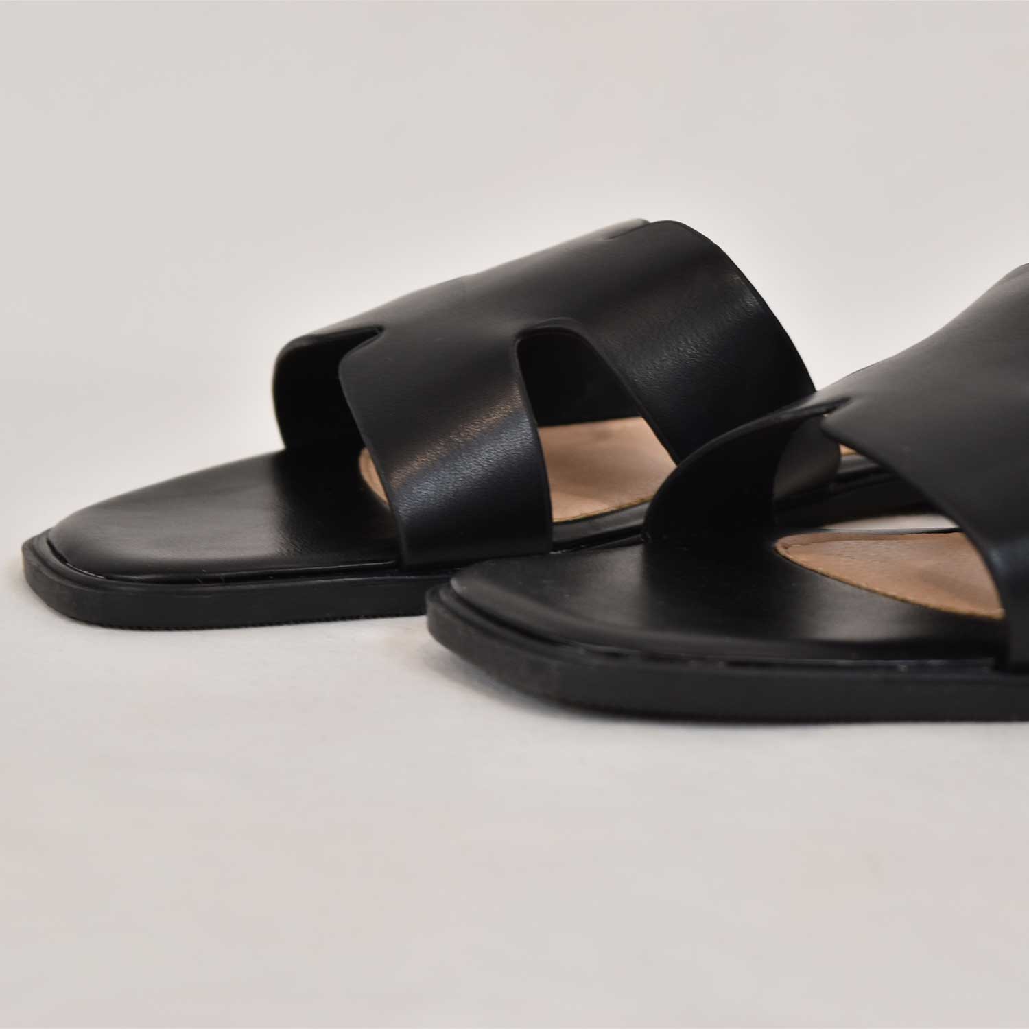 sandale croisée noir