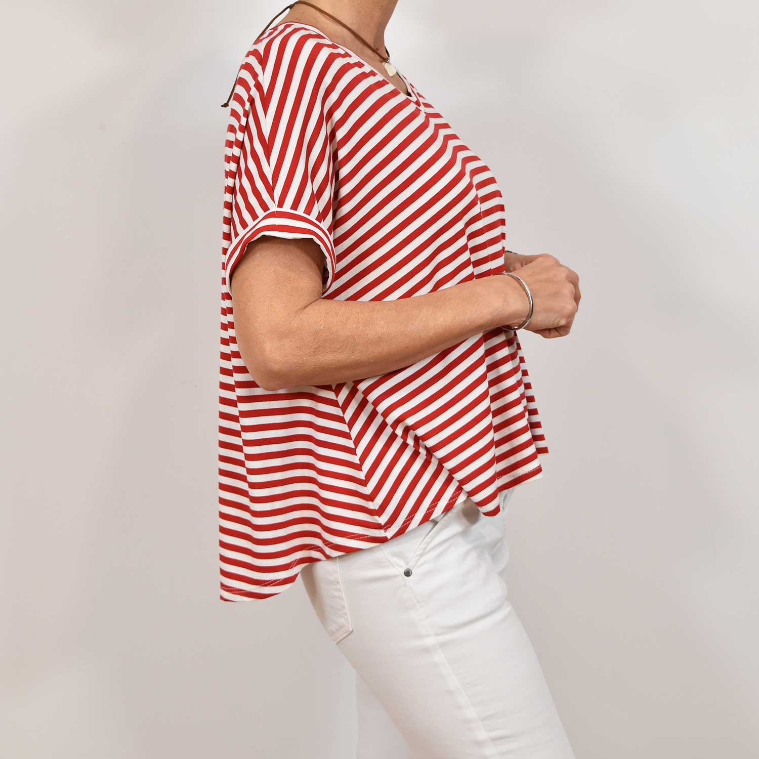 Camiseta pico rayas oversize roja