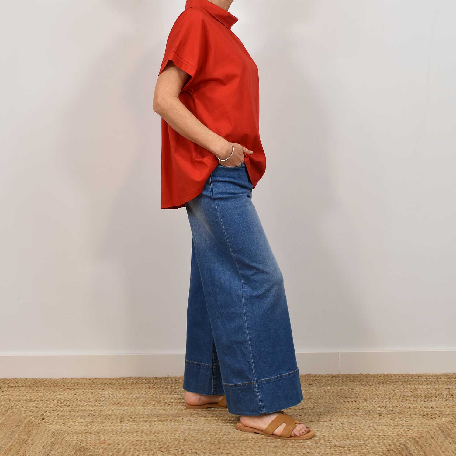 Red crew neck short sleeve blouse