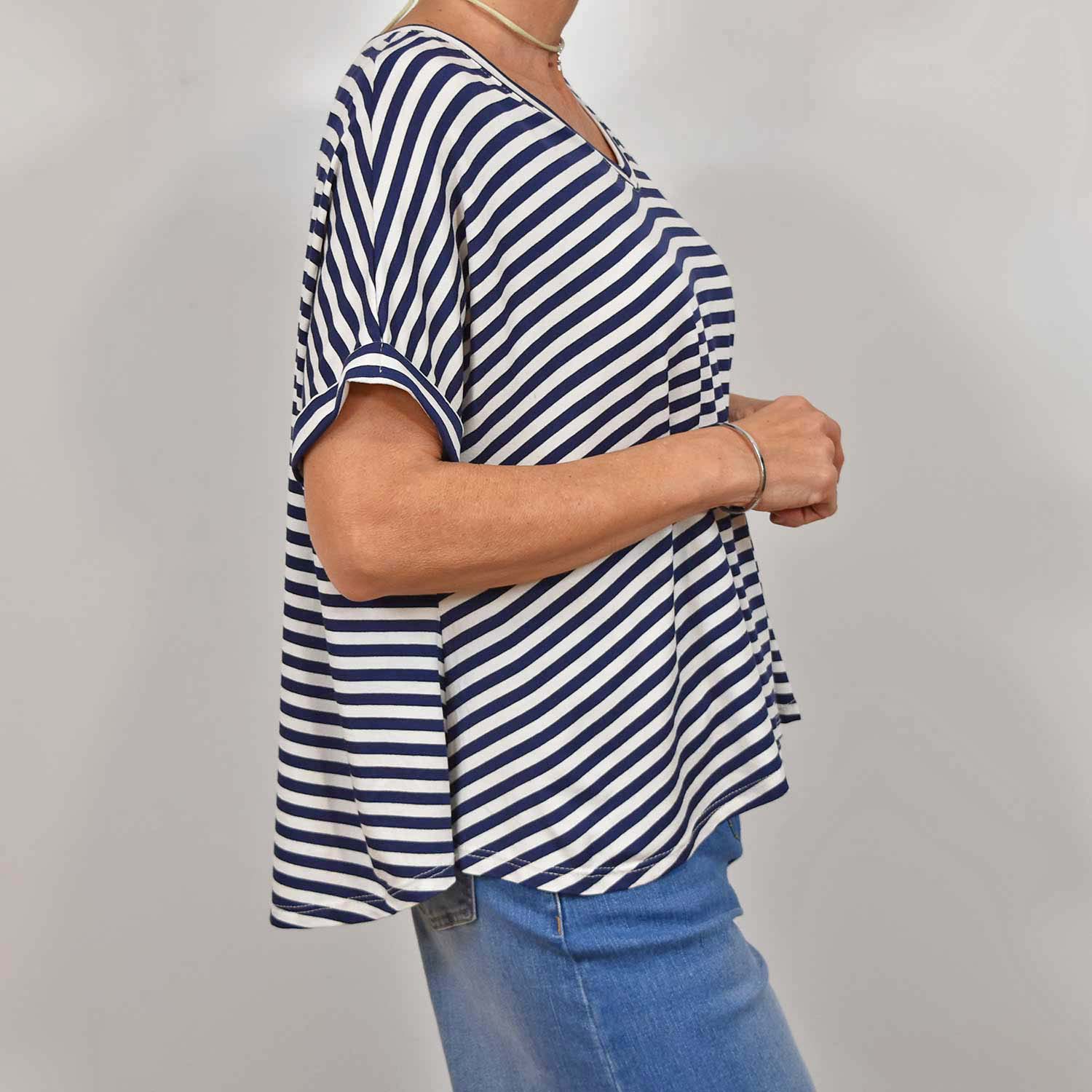Camiseta pico rayas oversize marino