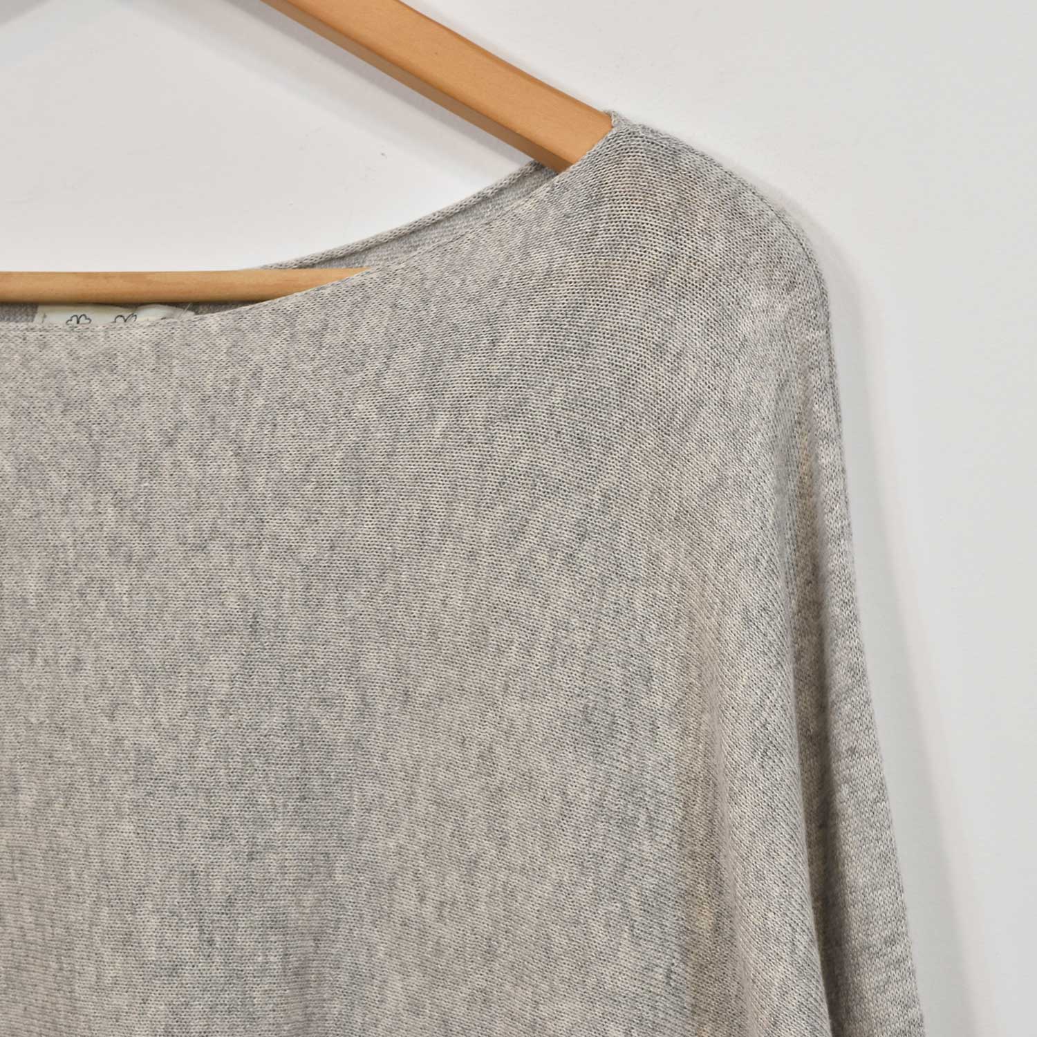 Grey short sweater