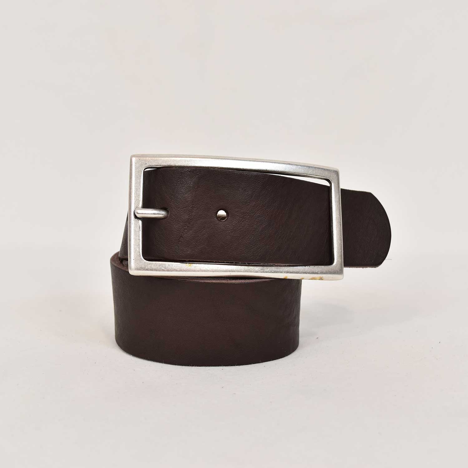 Brown rectangular buckle belt 