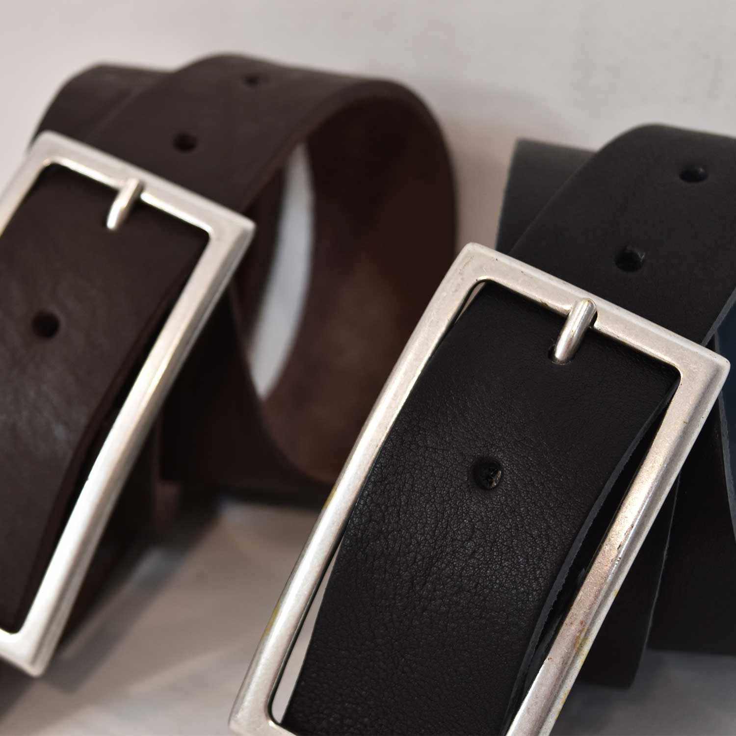 Black rectangular buckle belt 