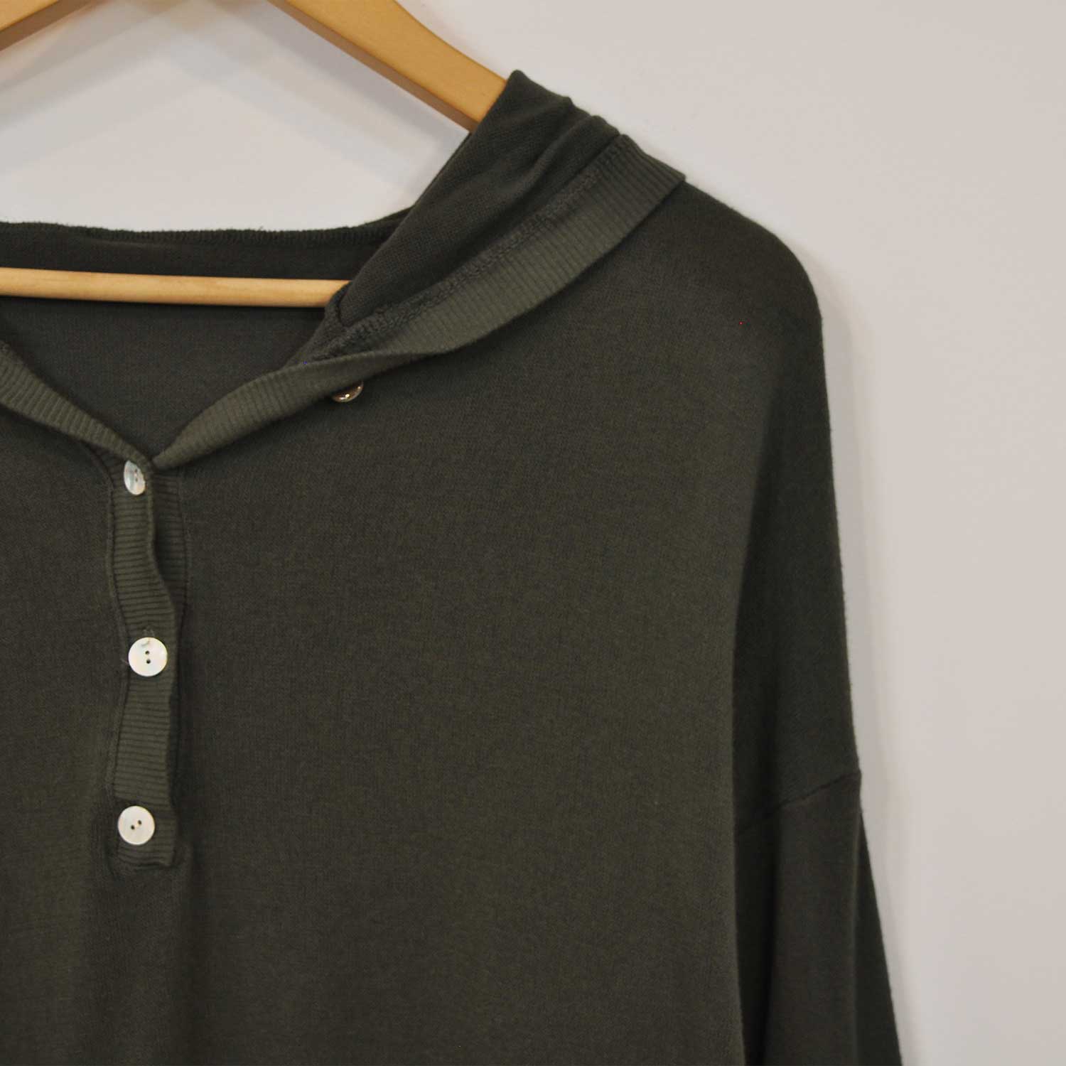 Kaki buttons sweatshirt