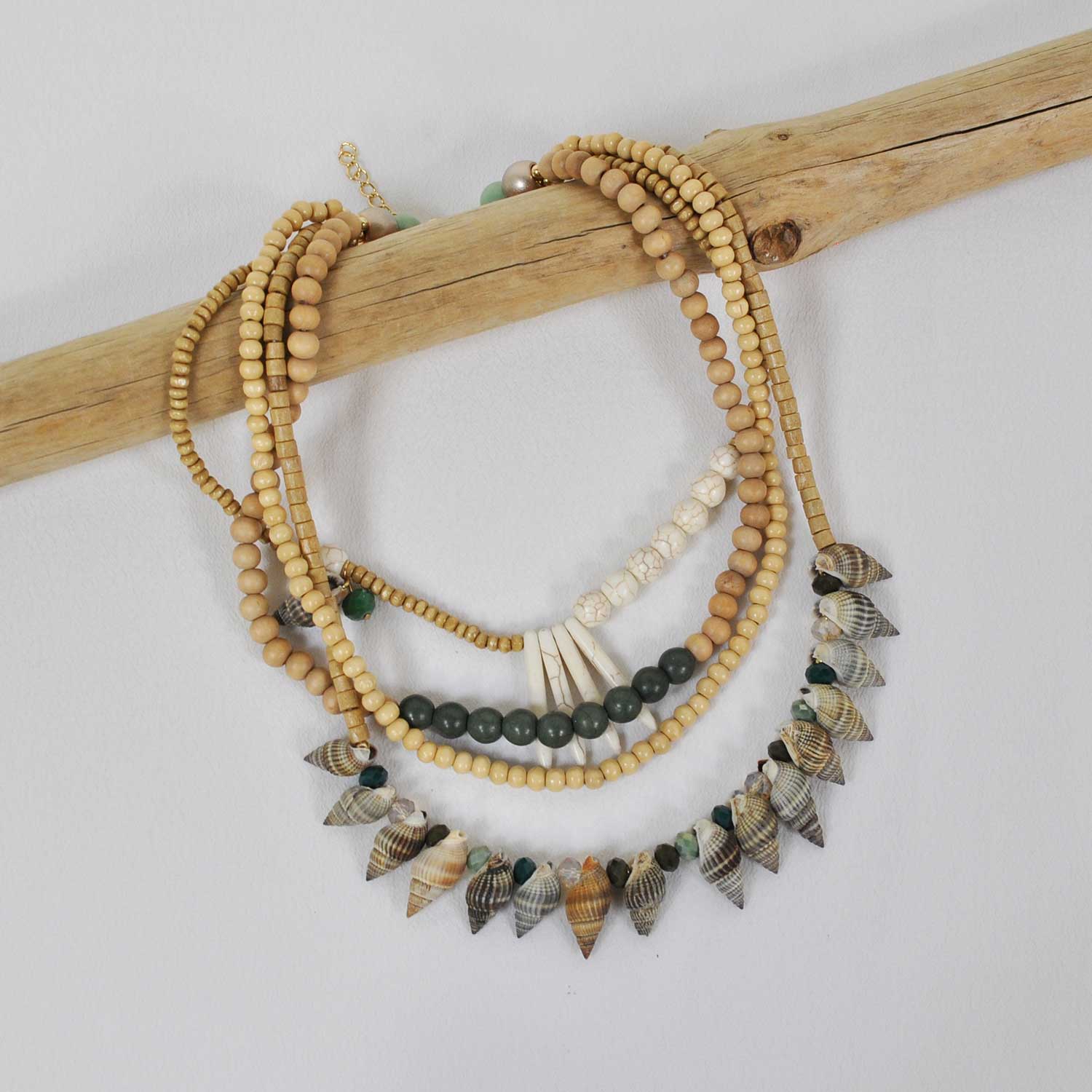 Shell layered necklace