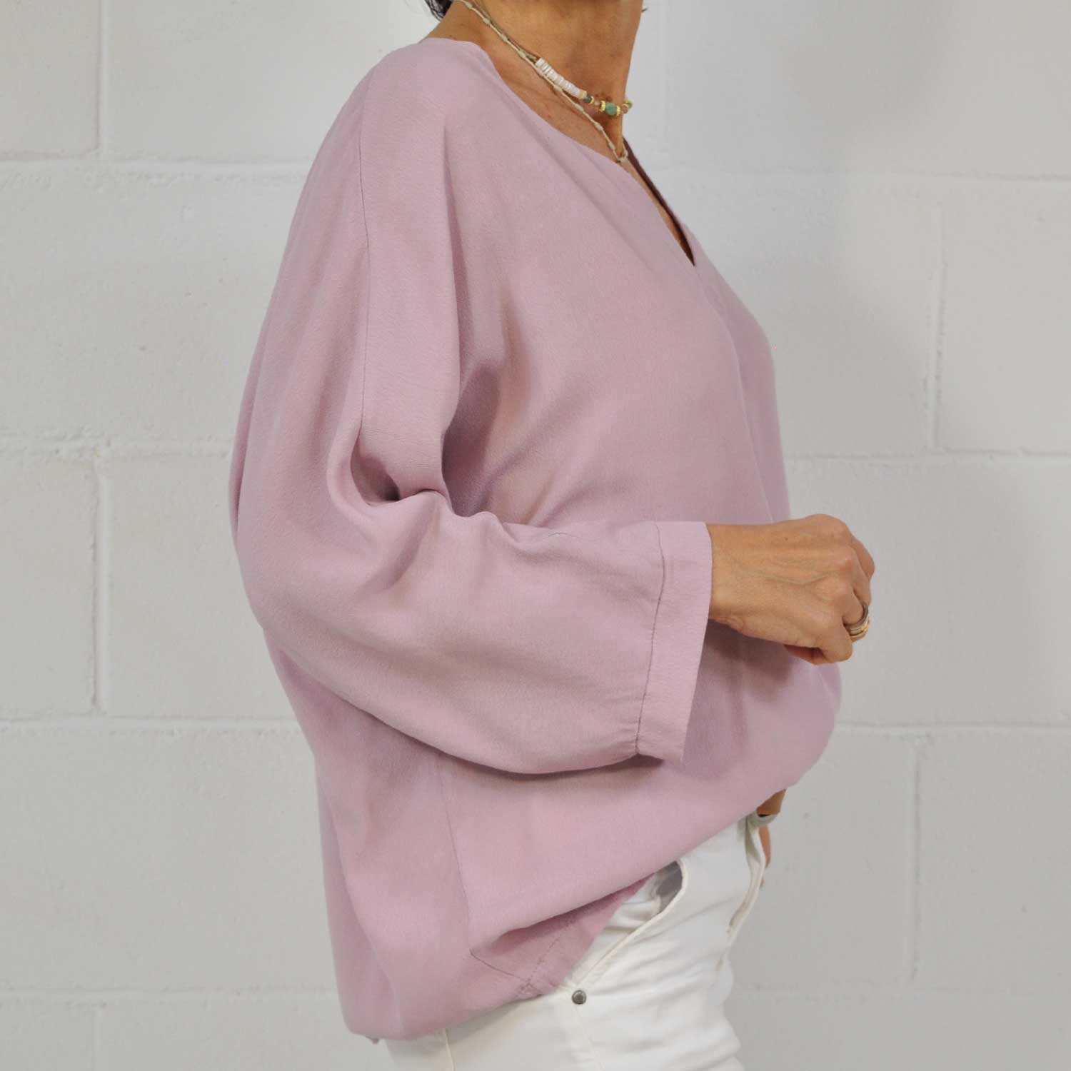Pink V-neck sewing blouse