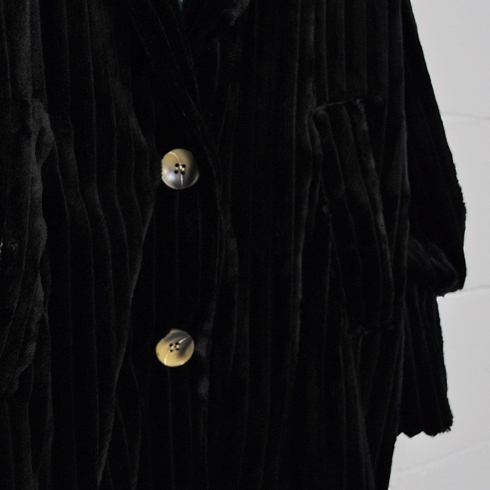 abrigo-terciopelo-negro-5012n