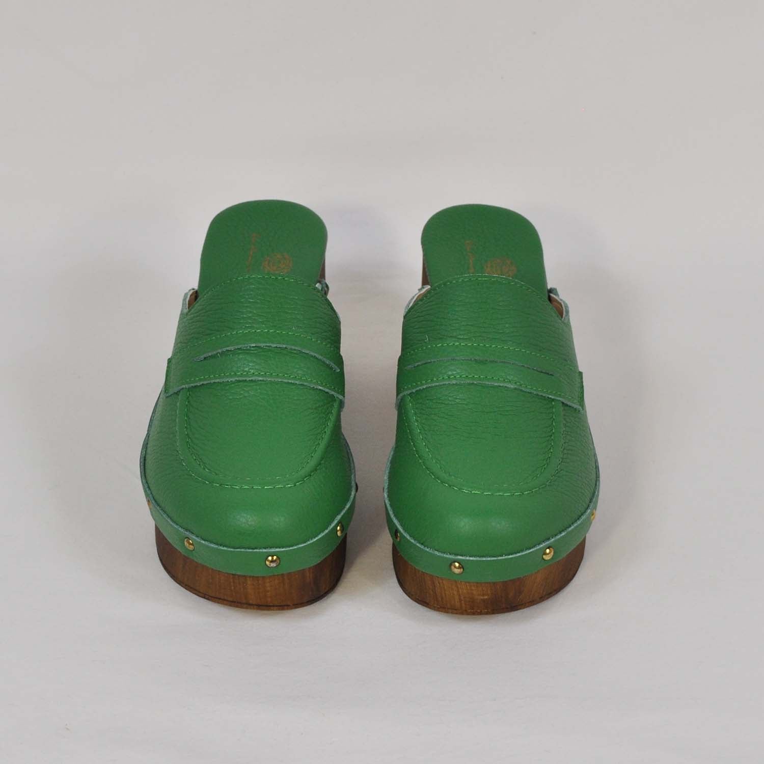 Loafers clogs en cuir vert