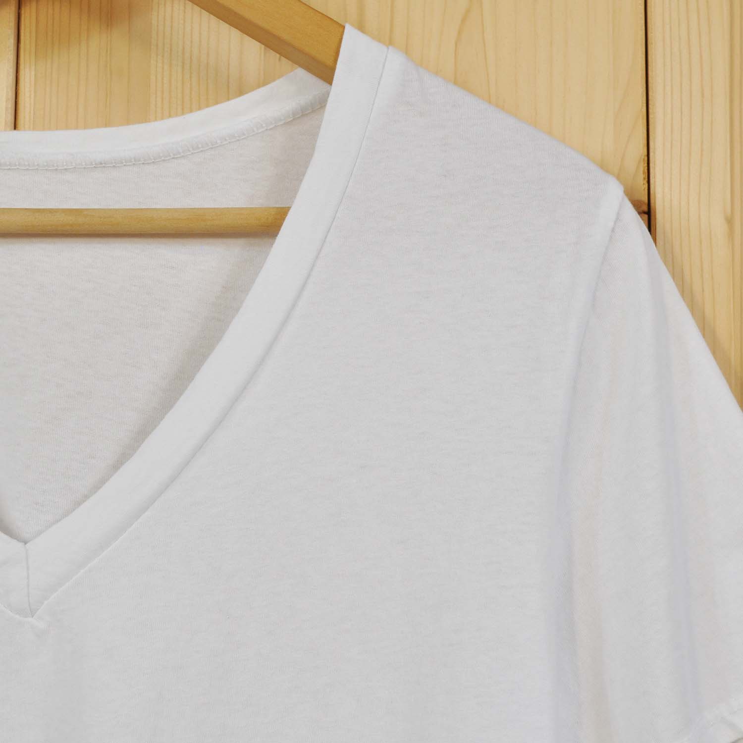 Camiseta pico básica blanca
