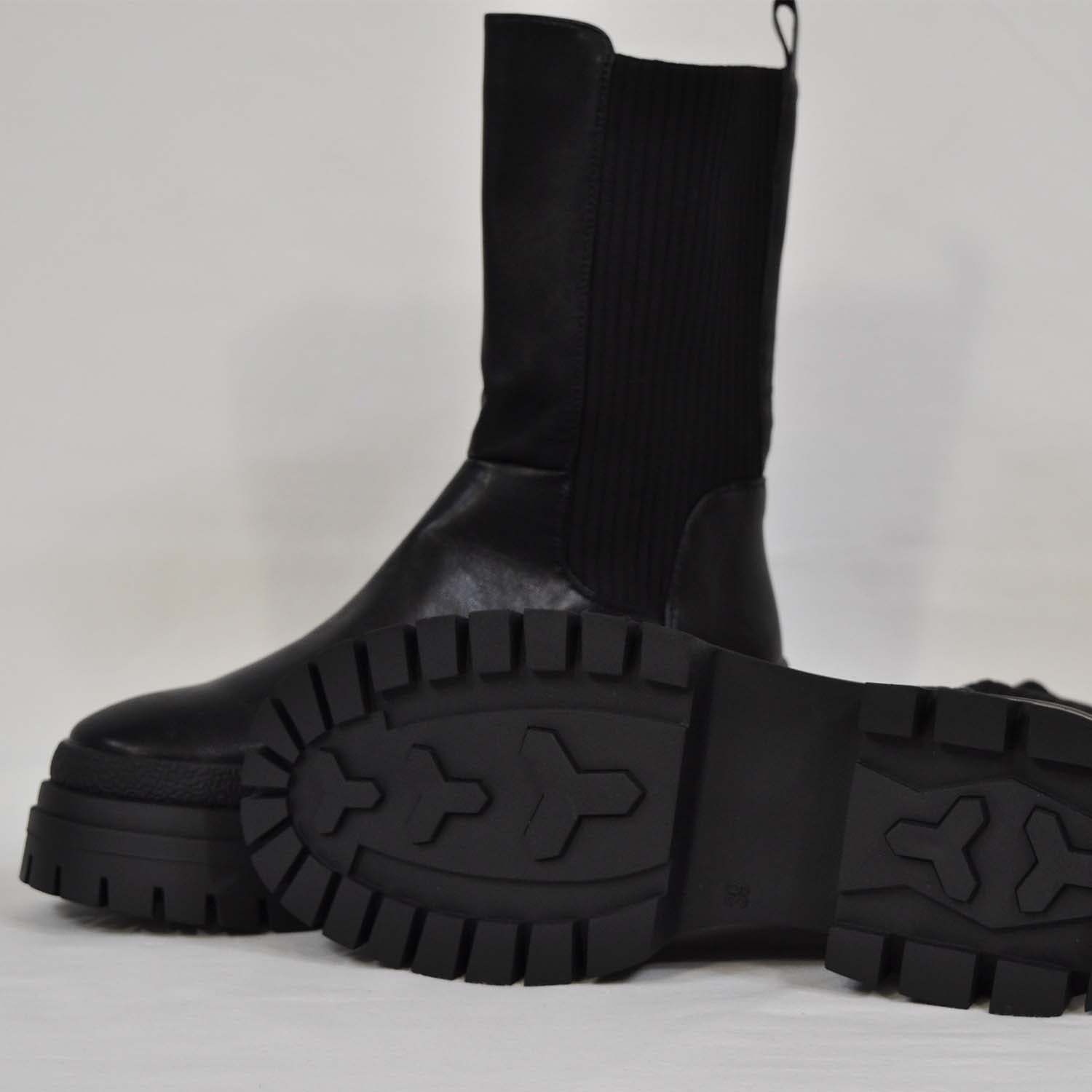 Boots track noir