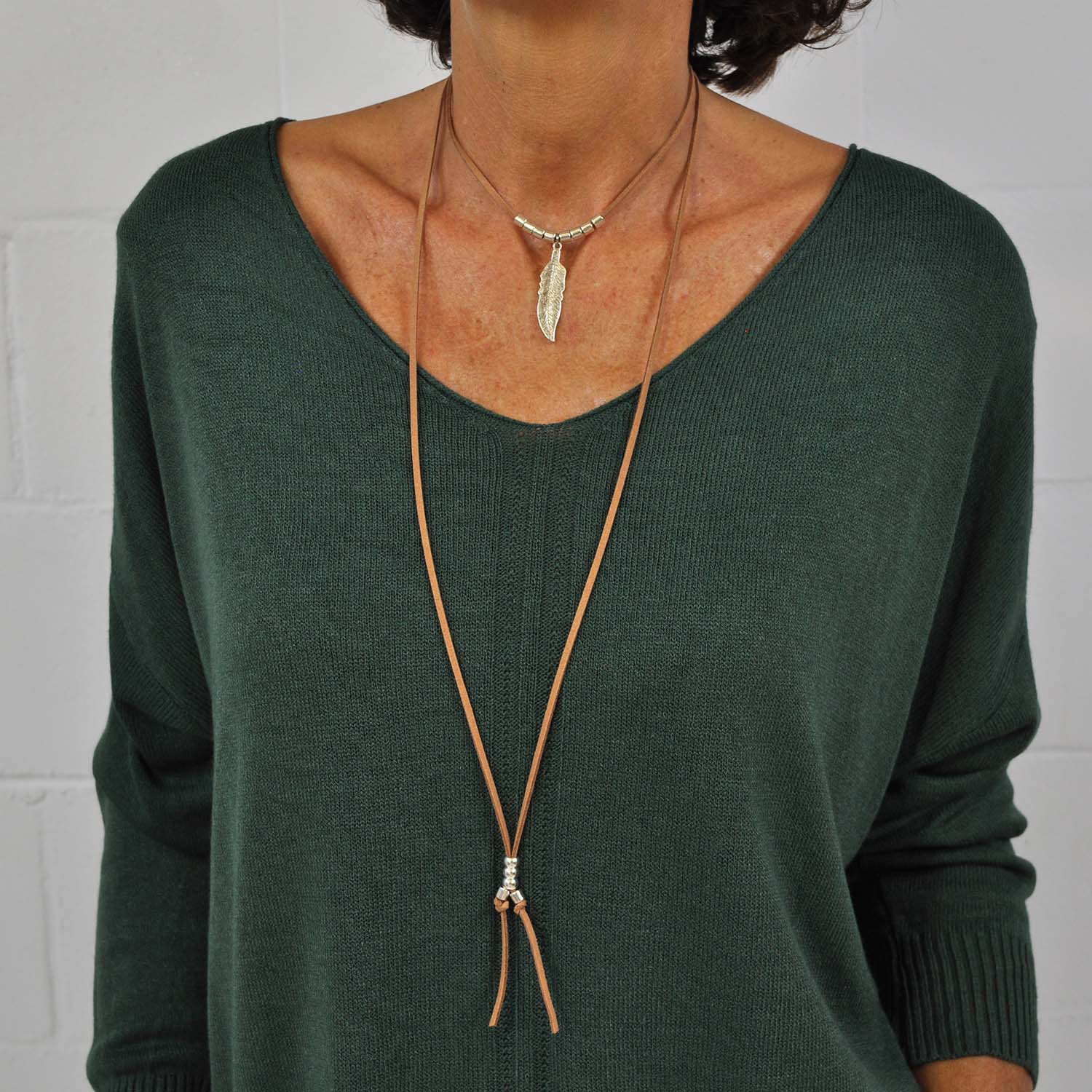 Collier plume