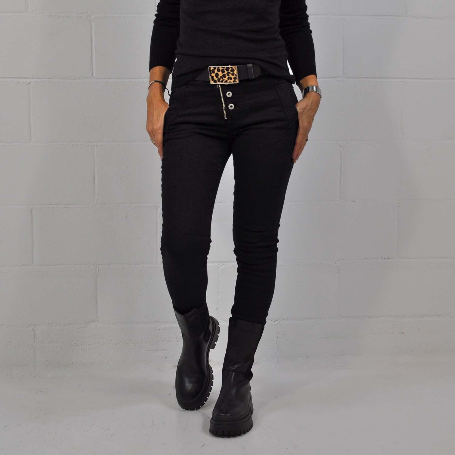 Black zip and buttons pants