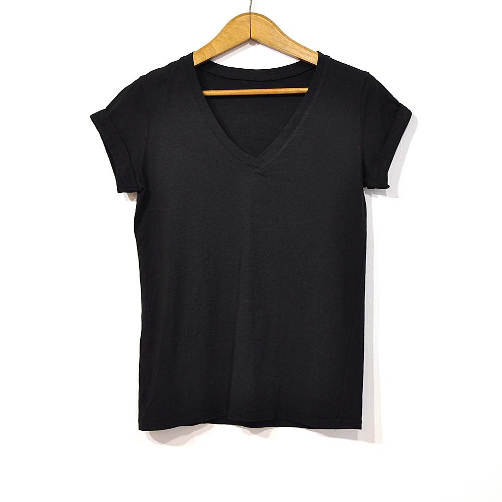 camiseta-pico-negra-2403n