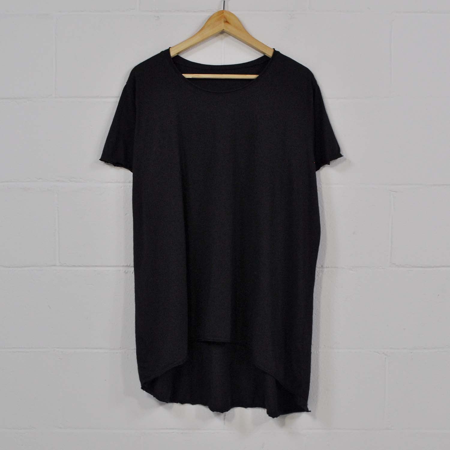 Black short asymmetric basic T-shirt