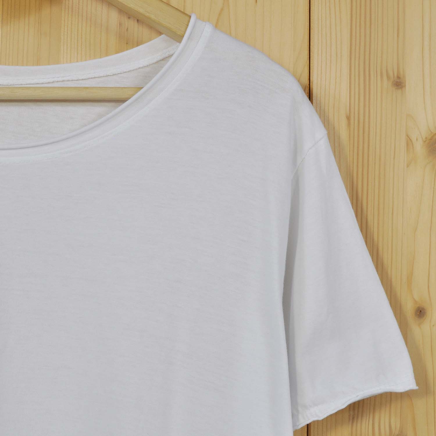 Camiseta asimétrica manga corta blanca