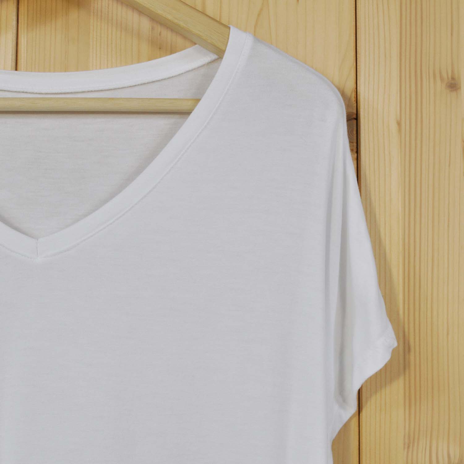 White fluid basic T-shirt