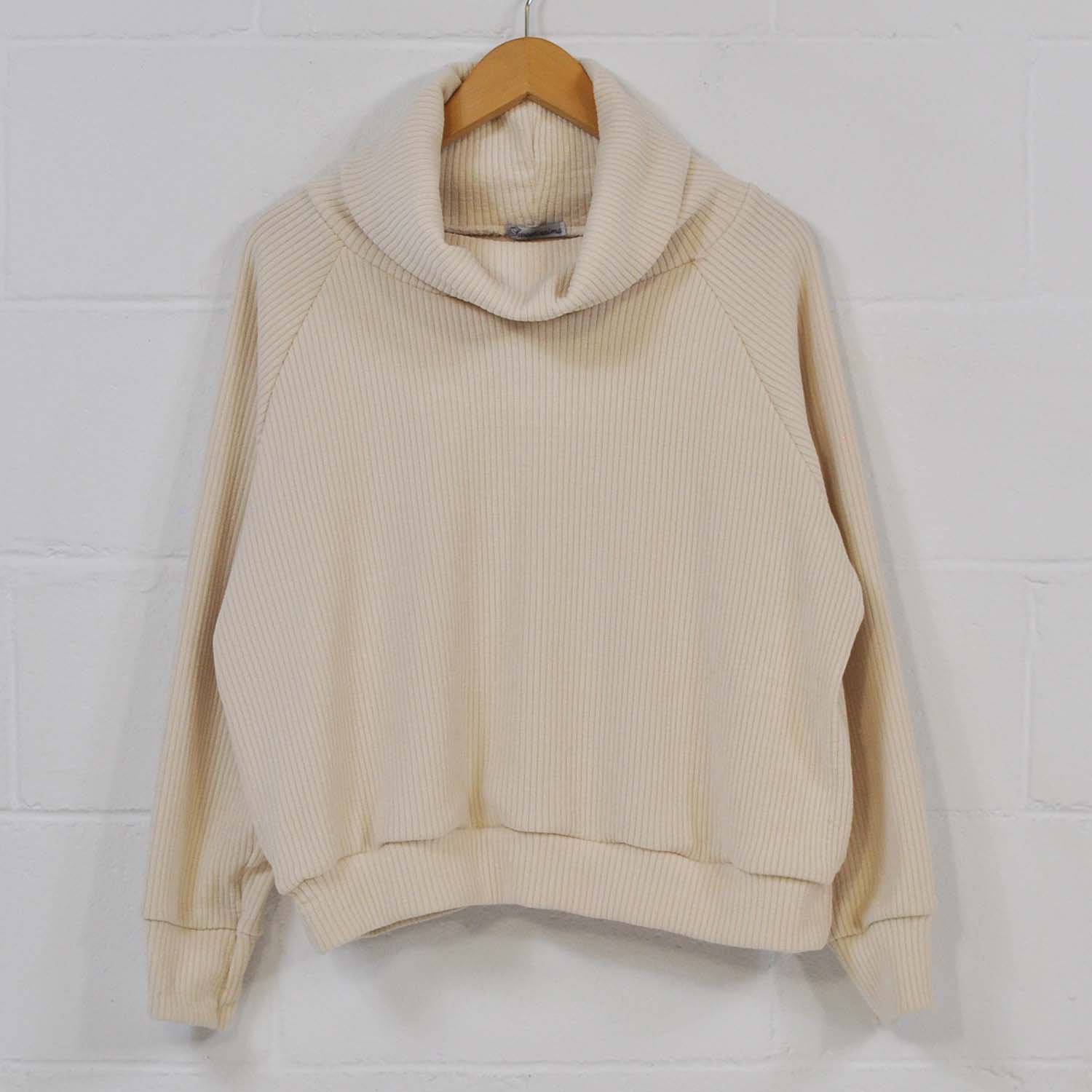 Beige soft sweatshirt