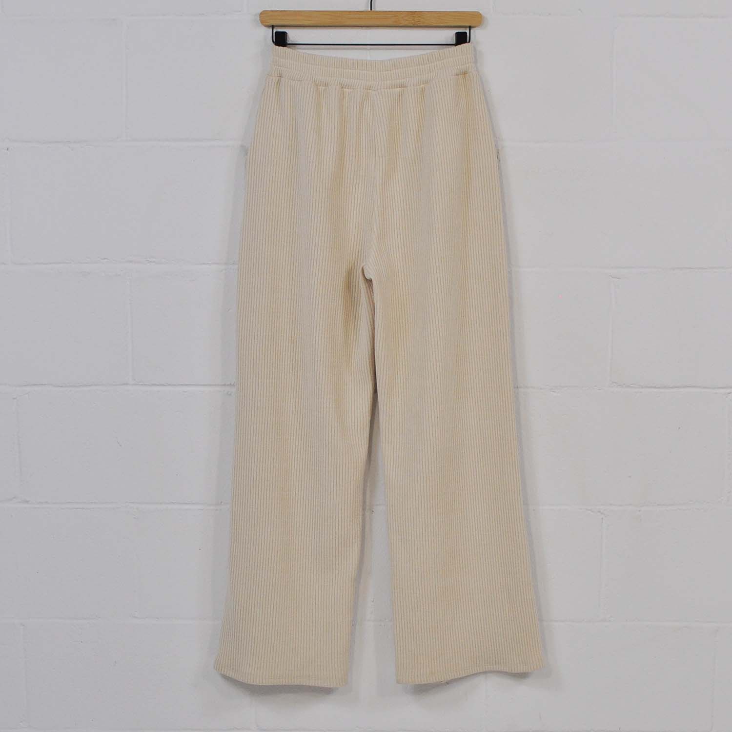 Pantalón suave beige