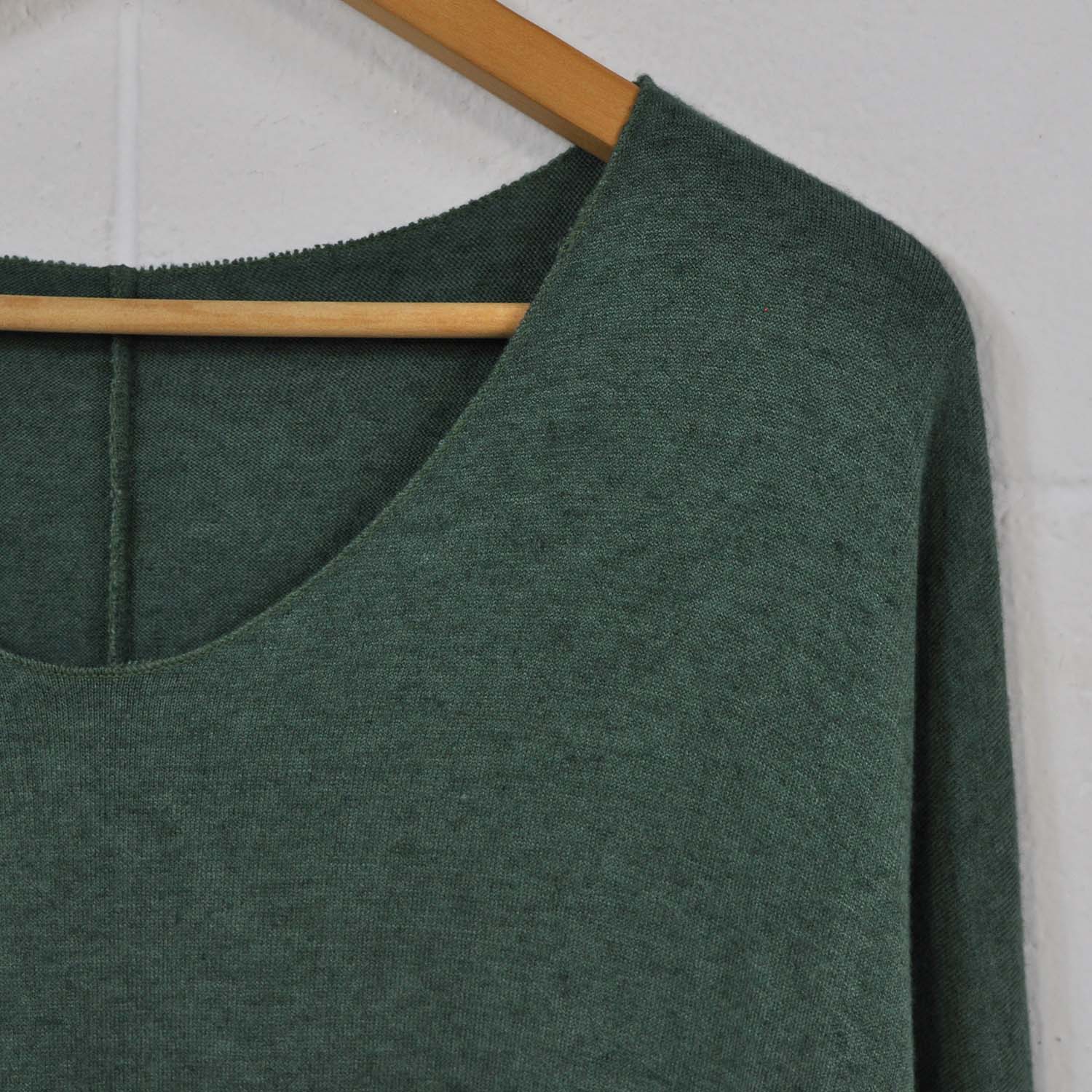 Green seam knitted jersey 