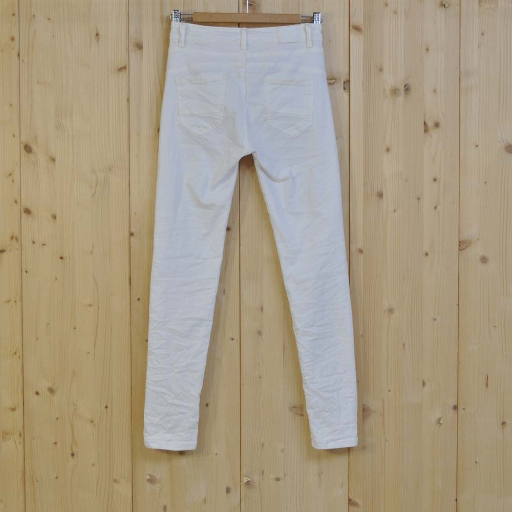 White buttons pants